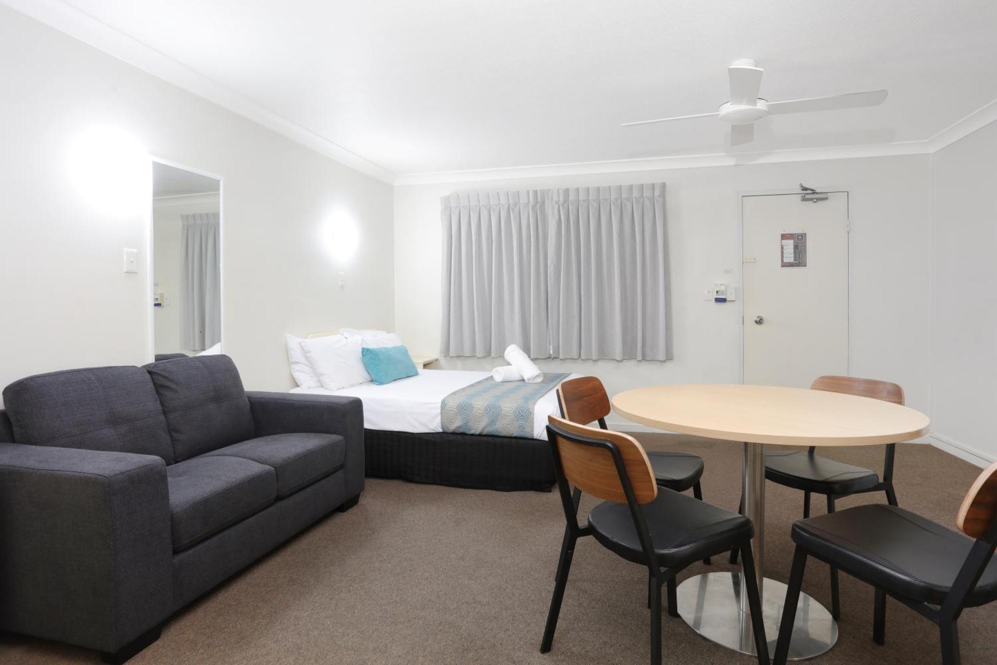 Southport Motel & Apartments Gold Coast Exterior photo