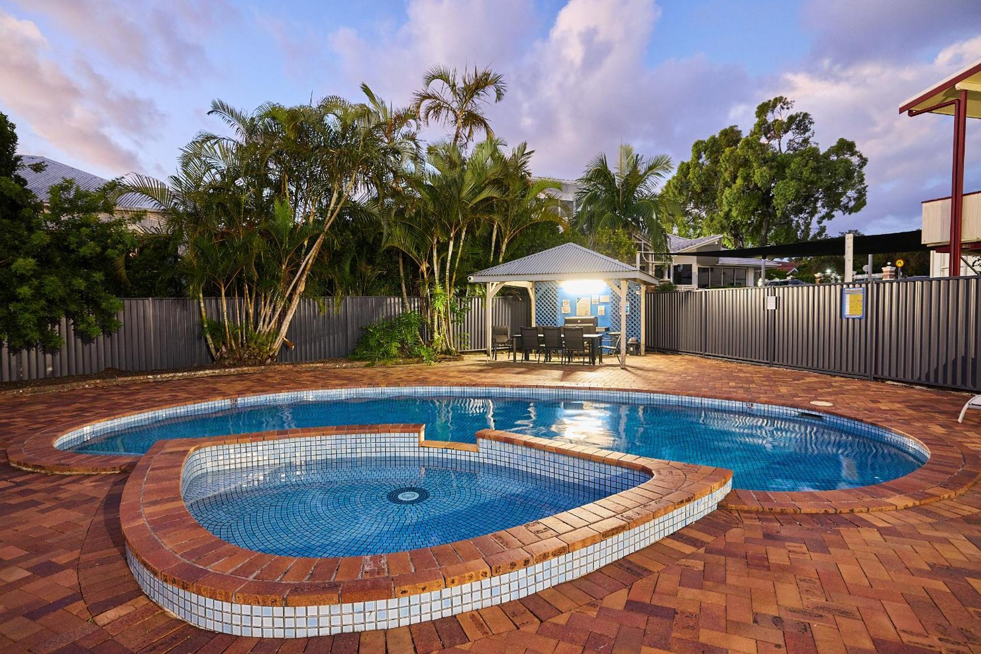 Southport Motel & Apartments Gold Coast Exterior photo